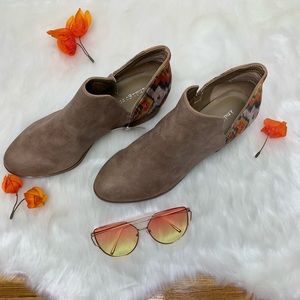 Indigo rd Tan Aztec Ankle cutout Booties. Sz 9M